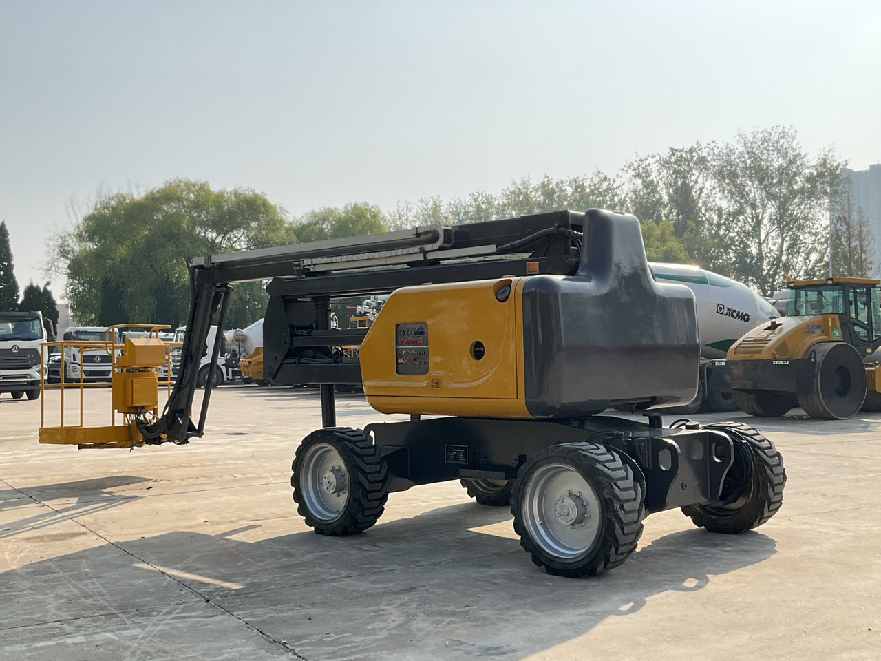 XCMG Official Used Self Propelled Boom Lift GTBZ18 18m Cherry Picker Price List - Articulated boom: picture 3 XCMG Official Used Self Propelled Boom Lift GTBZ18 18m Cherry Picker Price List - Articulated boom: picture 3