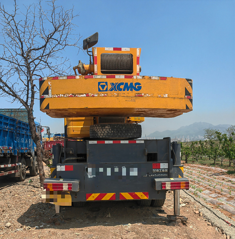 XCMG QY50KC hot sale used 50ton hydraulic crane truck price - Mobile crane: picture 4 XCMG QY50KC hot sale used 50ton hydraulic crane truck price - Mobile crane: picture 4