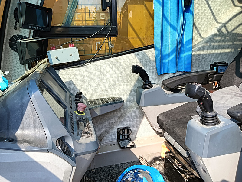 XCMG XCA500 used 500 ton hydraulic telescopic boom all terrain crane - All terrain crane: picture 3 XCMG XCA500 used 500 ton hydraulic telescopic boom all terrain crane - All terrain crane: picture 3