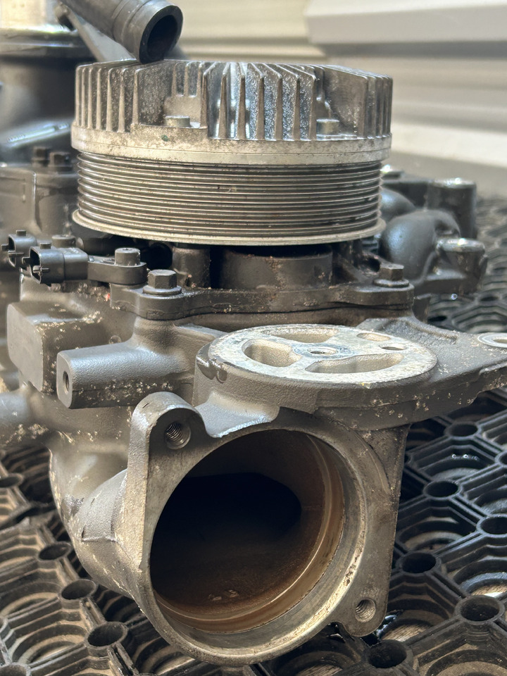 DAF DAF XF 106 480 COOLANT PUMP - Coolant pump: picture 4 DAF DAF XF 106 480 COOLANT PUMP - Coolant pump: picture 4