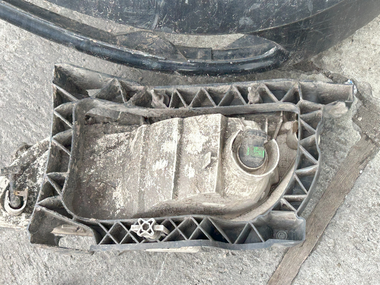 DAF XF 106 480 FRONT BUMPER WITH HALOGENS - Bumper: picture 5 DAF XF 106 480 FRONT BUMPER WITH HALOGENS - Bumper: picture 5