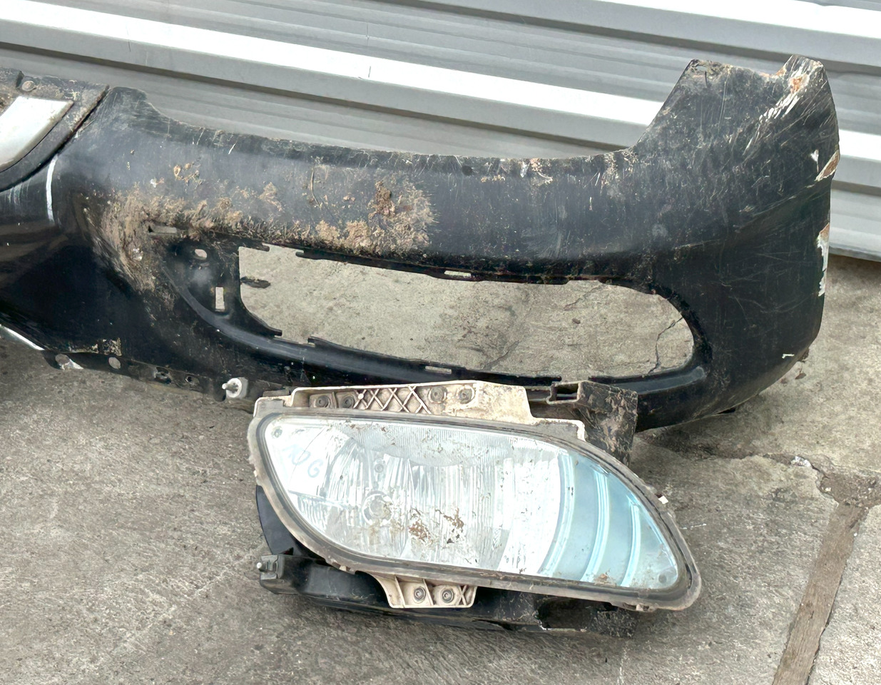 DAF XF 106 480 FRONT BUMPER WITH HALOGENS - Bumper: picture 4 DAF XF 106 480 FRONT BUMPER WITH HALOGENS - Bumper: picture 4