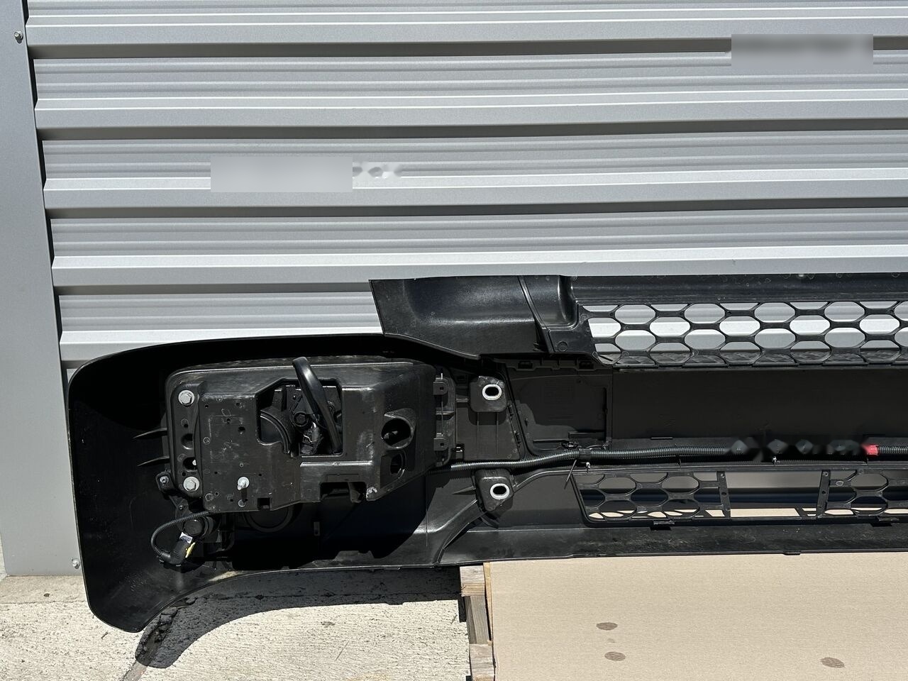 IVECO EUROCARGO STRALIS 5801696199 / 5801745452 / 5801745449 - Bumper for Truck: picture 5 IVECO EUROCARGO STRALIS 5801696199 / 5801745452 / 5801745449 - Bumper for Truck: picture 5