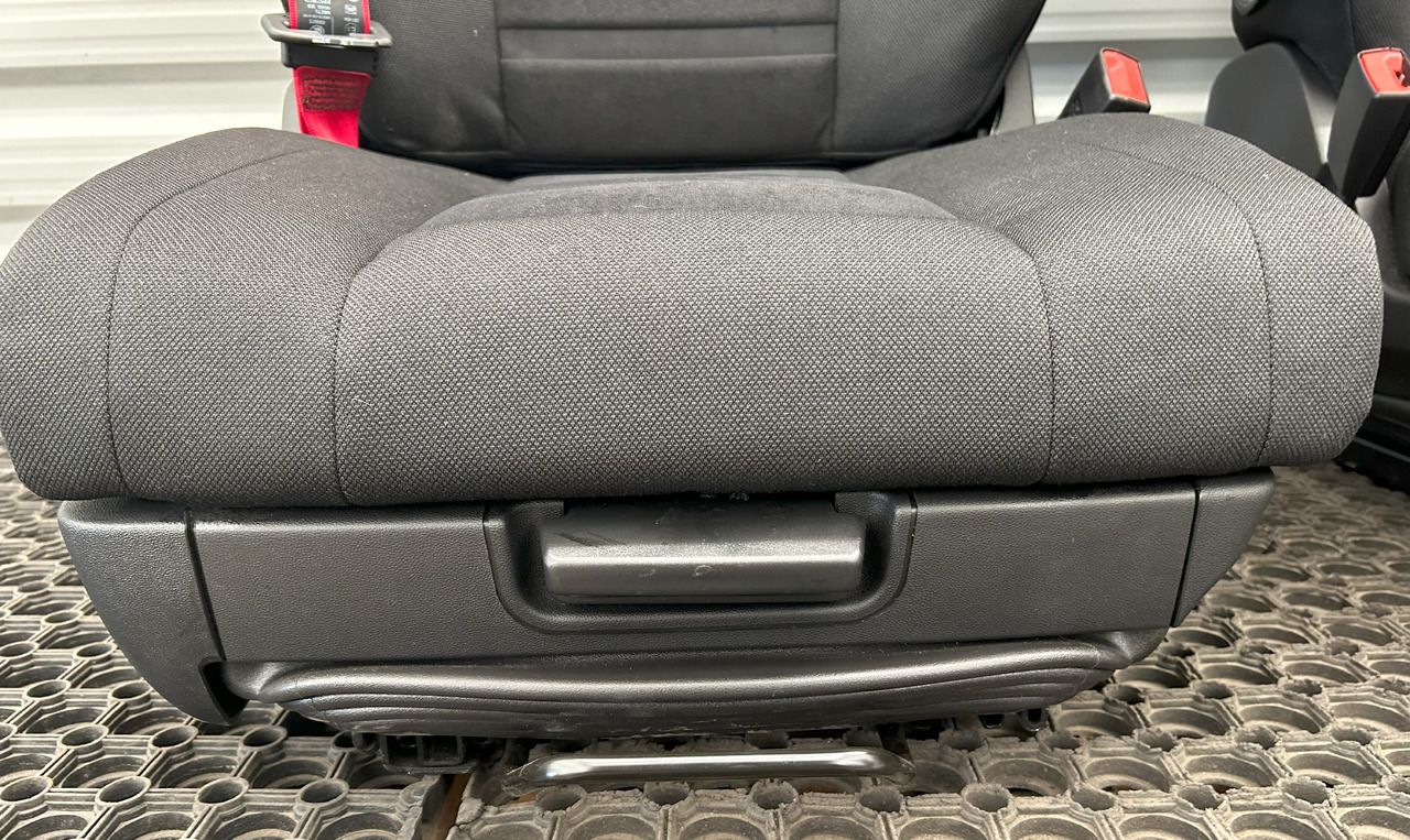 New Seat IVECO NEW SET OF SEATS IVECO S-WAY: picture 6