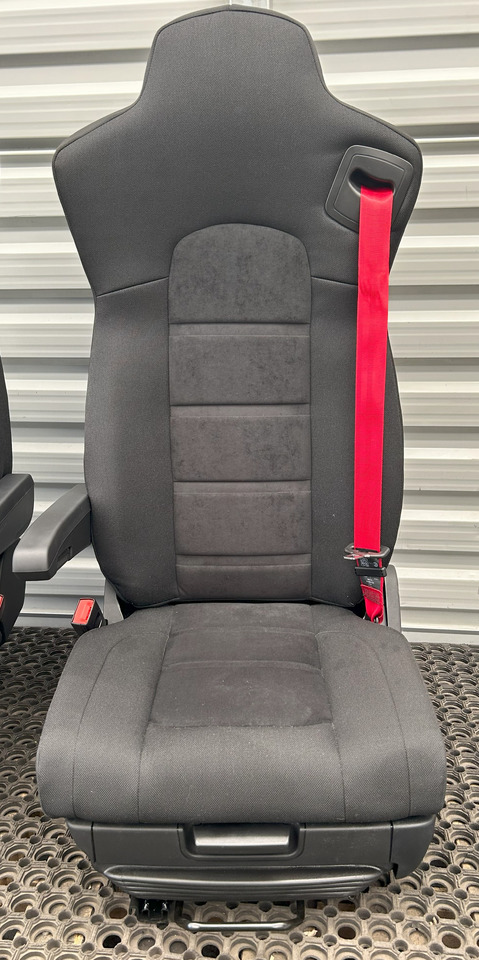 New Seat IVECO NEW SET OF SEATS IVECO S-WAY: picture 10