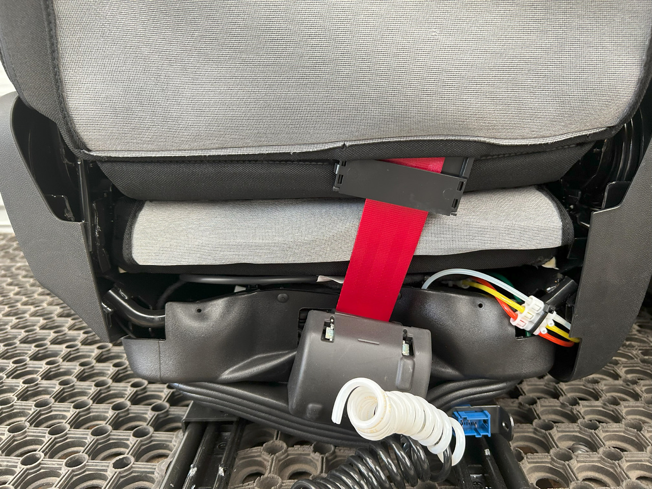 New Seat IVECO NEW SET OF SEATS IVECO S-WAY: picture 16
