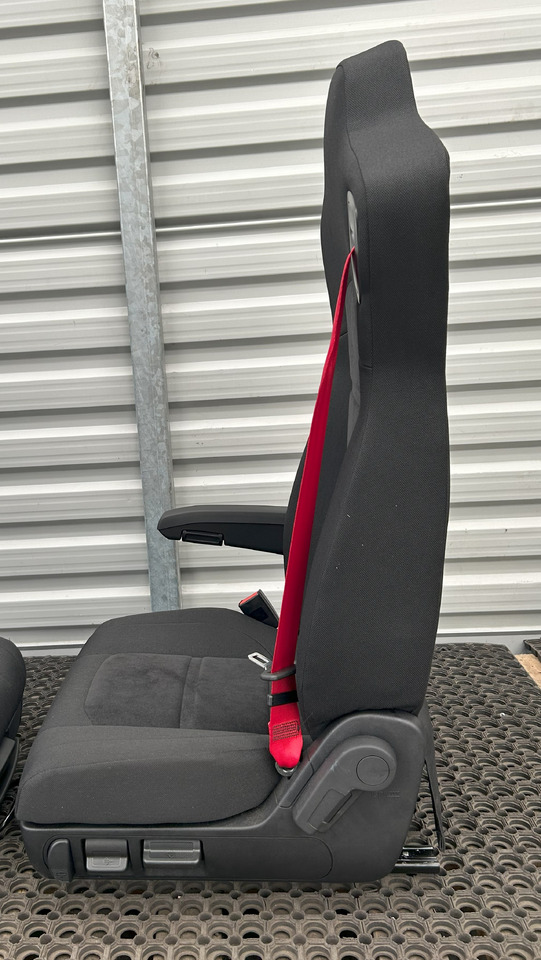New Seat IVECO NEW SET OF SEATS IVECO S-WAY: picture 21