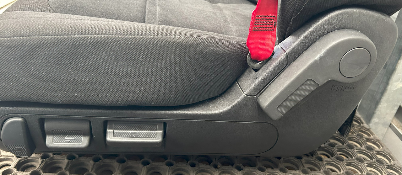 New Seat IVECO NEW SET OF SEATS IVECO S-WAY: picture 9