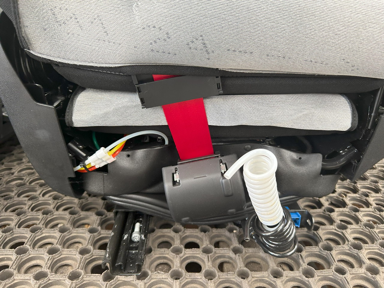 New Seat IVECO NEW SET OF SEATS IVECO S-WAY: picture 17