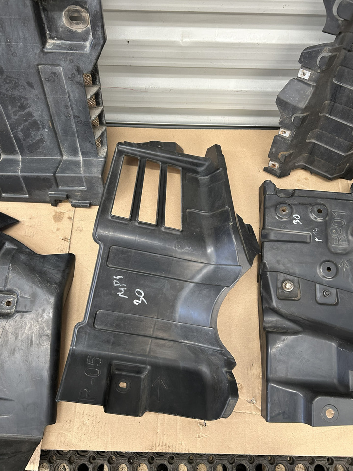 MERCEDES-BENZ ACTROS MP4 BIGSPACE ENGINE SOUNDPROOFING COVER KIT - Body and exterior for Truck: picture 5 MERCEDES-BENZ ACTROS MP4 BIGSPACE ENGINE SOUNDPROOFING COVER KIT - Body and exterior for Truck: picture 5