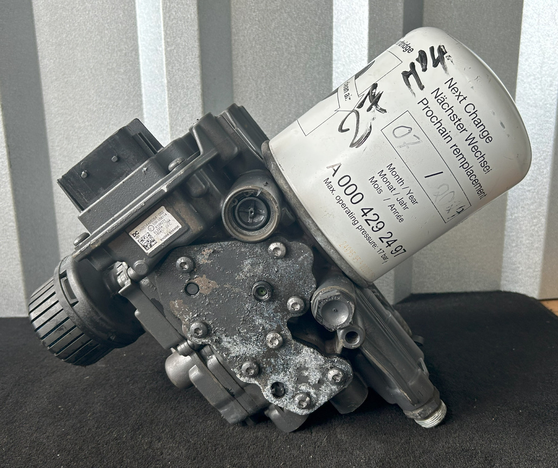 MERCEDES-BENZ ACTROS MP4 EAPU AIR DRYER EL 2204 K138271 - Brake parts for Truck: picture 1 MERCEDES-BENZ ACTROS MP4 EAPU AIR DRYER EL 2204 K138271 - Brake parts for Truck: picture 1