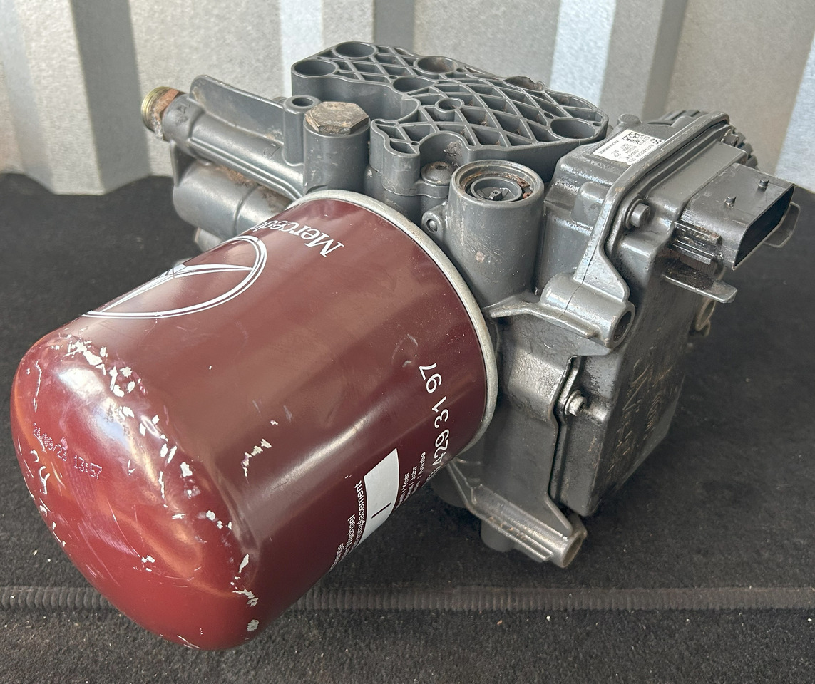MERCEDES-BENZ ACTROS MP4 EAPU AIR DRYER - Brake parts for Truck: picture 5 MERCEDES-BENZ ACTROS MP4 EAPU AIR DRYER - Brake parts for Truck: picture 5