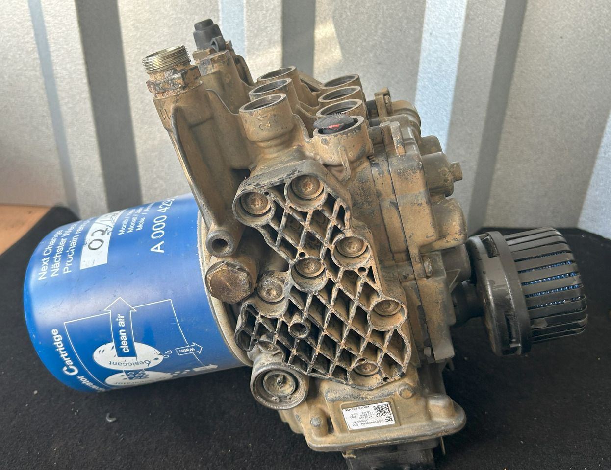 MERCEDES-BENZ AROCS MP4 EAPU AIR DRYER - Brake parts for Truck: picture 4 MERCEDES-BENZ AROCS MP4 EAPU AIR DRYER - Brake parts for Truck: picture 4