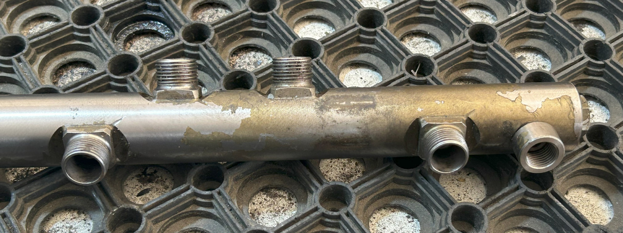 MERCEDES-BENZ Commonrail pressure pipe ACTROS MP4 - Fuel processing/ Fuel delivery for Truck: picture 3 MERCEDES-BENZ Commonrail pressure pipe ACTROS MP4 - Fuel processing/ Fuel delivery for Truck: picture 3