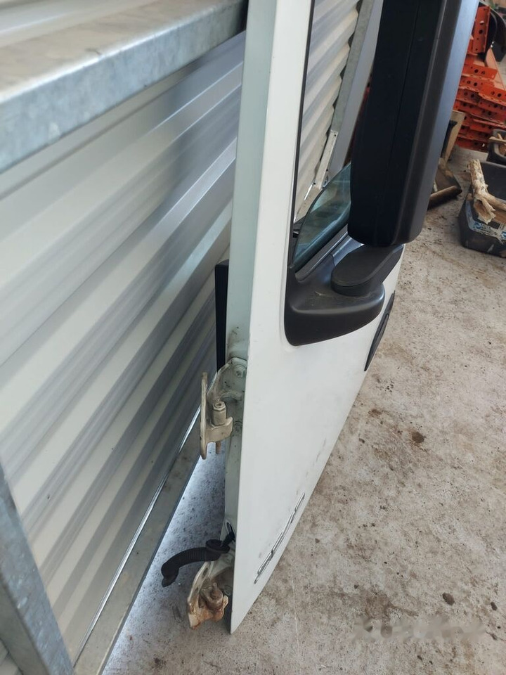 MP4 Mercedes-Benz ACTROS MP4 truck - Door and parts for Truck: picture 3 MP4 Mercedes-Benz ACTROS MP4 truck - Door and parts for Truck: picture 3