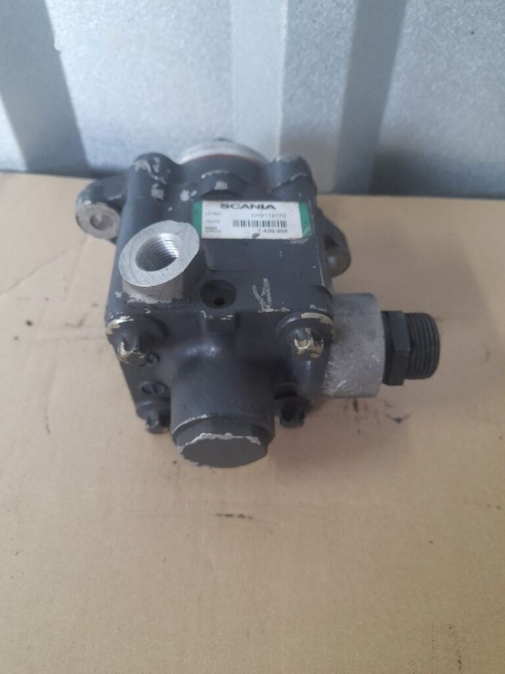 Scania LH2112170 Scania truck - Steering pump for Truck: picture 4 Scania LH2112170 Scania truck - Steering pump for Truck: picture 4
