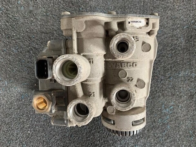 WABCO 1747137 DAF XF 106 truck - Brake valve for Truck: picture 1 WABCO 1747137 DAF XF 106 truck - Brake valve for Truck: picture 1