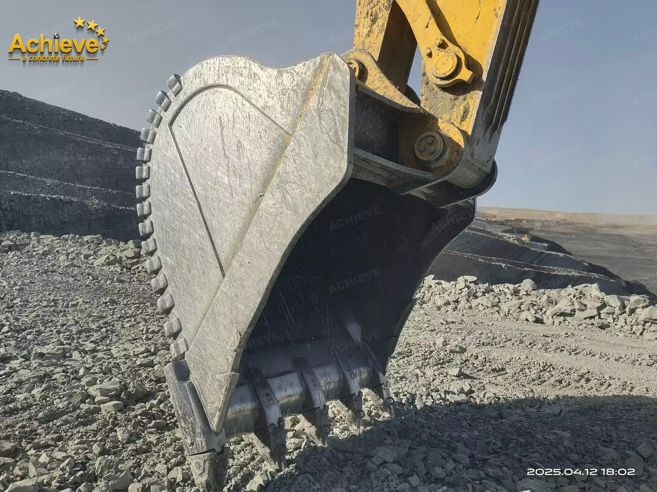 Komatsu 【ACHIEVE】TOP CONDITION!!! PC1250-11R 2023 4500h Horsepower (HP) 758 HP @ 1,800 rpm Operating weight (lbs) 269,300 - 272,600 Bucket Capacity (yd3) 5.3-9.5 - Crawler excavator: picture 5 Komatsu 【ACHIEVE】TOP CONDITION!!! PC1250-11R 2023 4500h Horsepower (HP) 758 HP @ 1,800 rpm Operating weight (lbs) 269,300 - 272,600 Bucket Capacity (yd3) 5.3-9.5 - Crawler excavator: picture 5