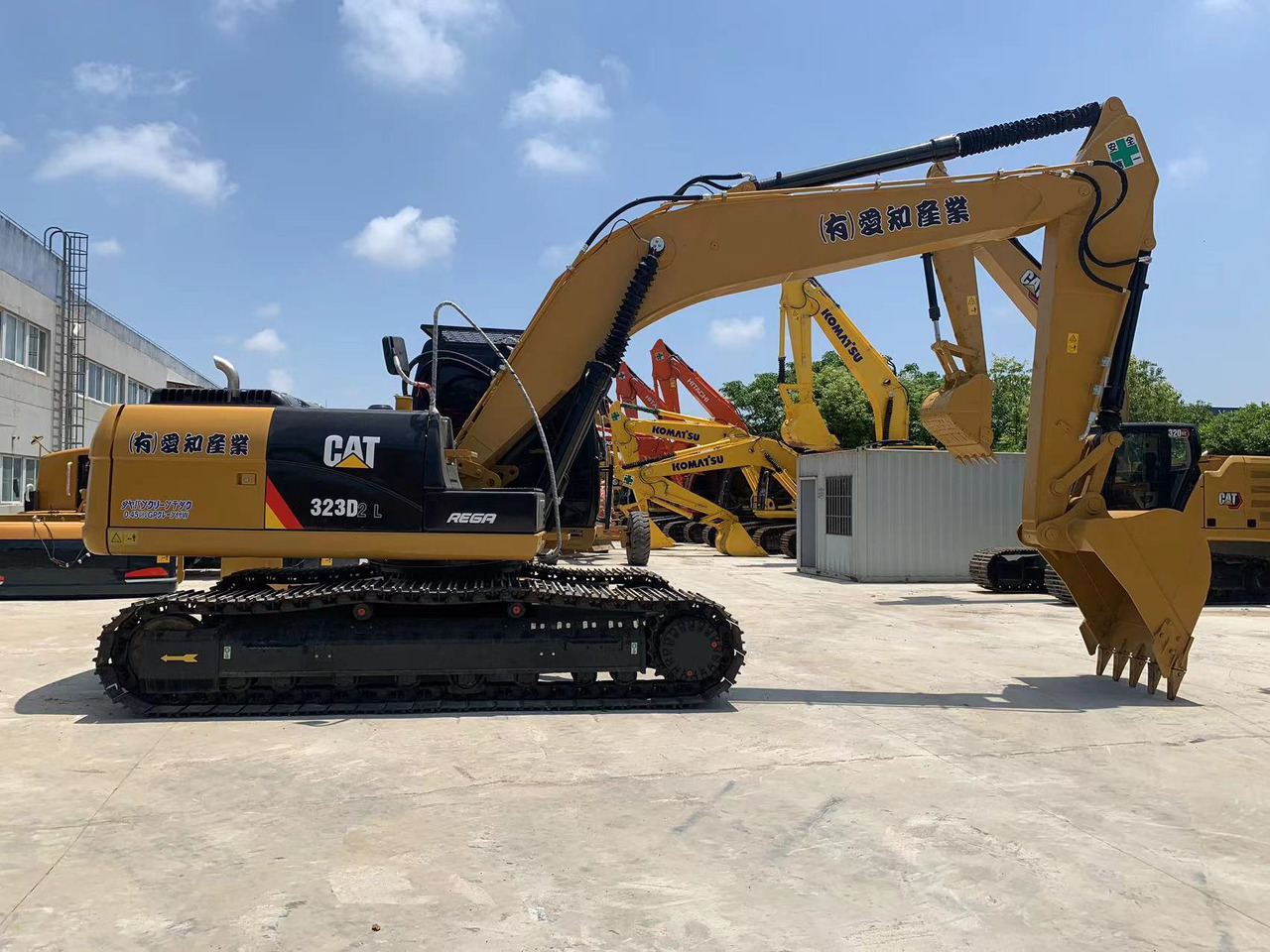 Caterpillar Tracked Excavator CAT 323D, 323D2 for Bolivia - Crawler excavator: picture 1 Caterpillar Tracked Excavator CAT 323D, 323D2 for Bolivia - Crawler excavator: picture 1