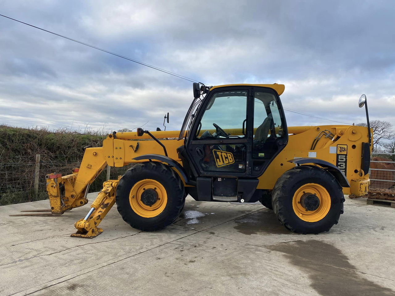 JCB Telehandler 535-5 Original Color 3.5 ton Capacity - Telescopic handler: picture 1 JCB Telehandler 535-5 Original Color 3.5 ton Capacity - Telescopic handler: picture 1