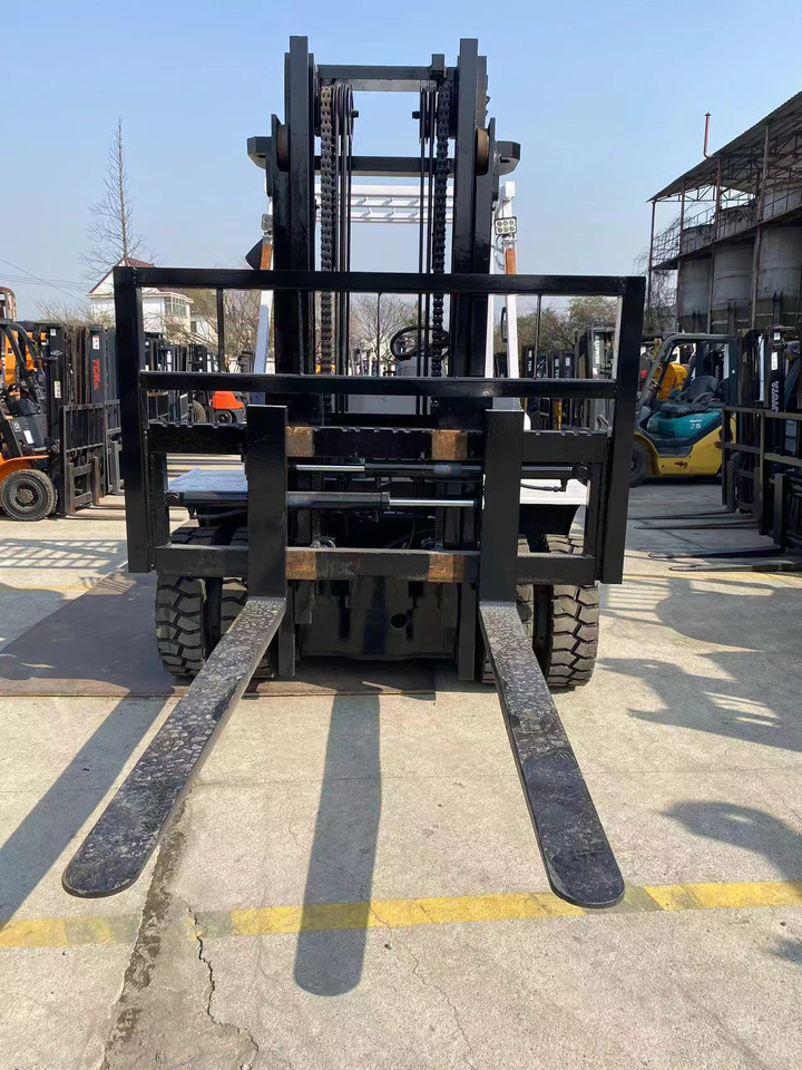 TCM 7 ton Diesel Forklift Used Condition FD70 Forklift Truck - Diesel forklift: picture 5 TCM 7 ton Diesel Forklift Used Condition FD70 Forklift Truck - Diesel forklift: picture 5