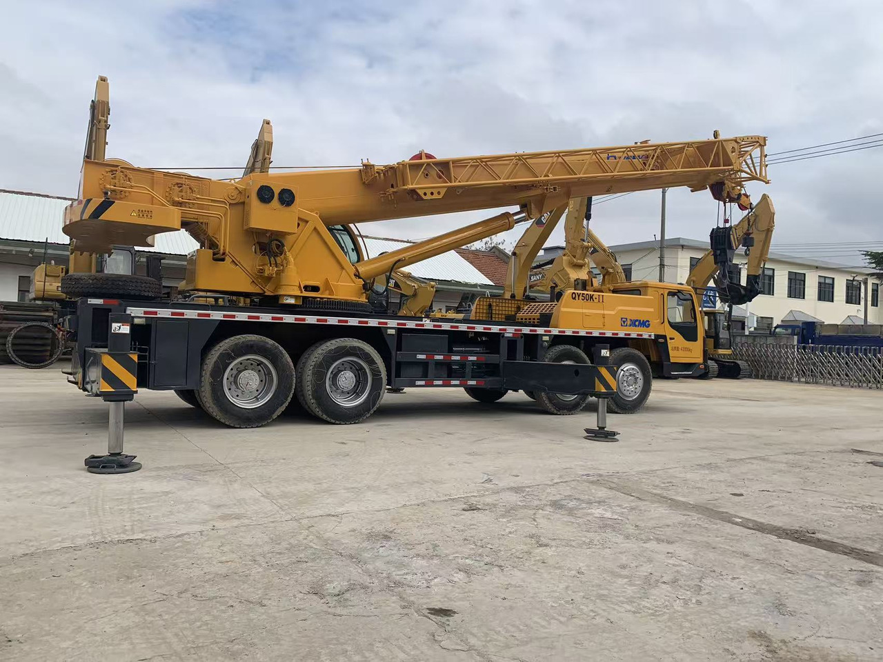 XCMG Truck Crane QY50K, QY65K, QY70K Good Price on Sale - Mobile crane: picture 3 XCMG Truck Crane QY50K, QY65K, QY70K Good Price on Sale - Mobile crane: picture 3