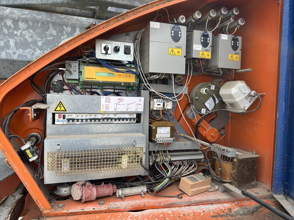 POTAIN IGO 13 - Self-erecting tower crane: picture 2 POTAIN IGO 13 - Self-erecting tower crane: picture 2