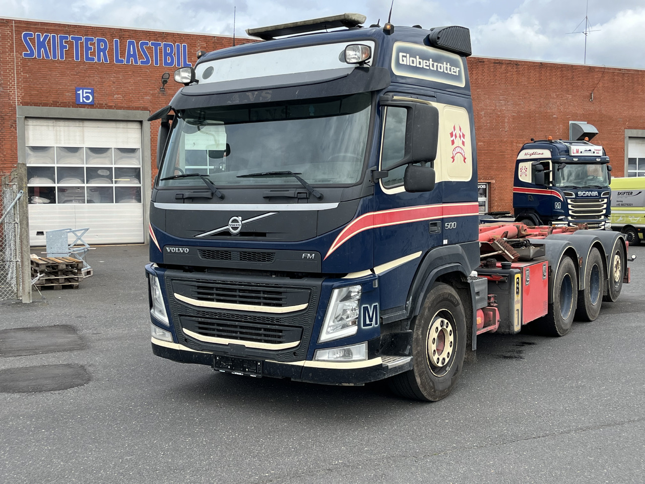 Volvo FM 500 8x4 - Hook lift truck: picture 1 Volvo FM 500 8x4 - Hook lift truck: picture 1