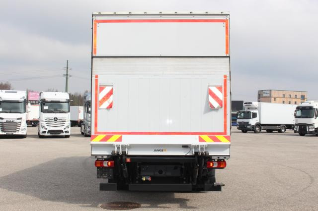 Curtainsider truck Mercedes-Benz Atego 1224 L: picture 6