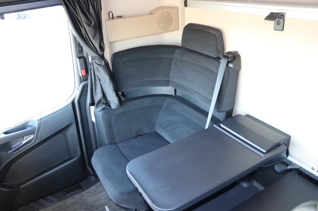 Lease a Mercedes-Benz Actros 1853 Mercedes-Benz Actros 1853: picture 9 Lease a Mercedes-Benz Actros 1853 Mercedes-Benz Actros 1853: picture 9