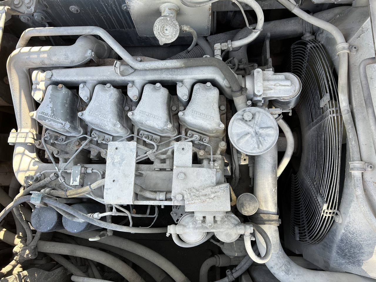 Liebherr D924 T-E - Engine for Excavator: picture 1 Liebherr D924 T-E - Engine for Excavator: picture 1