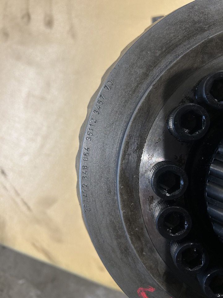 ZF 4472 348 064 35:12 - Differential gear for Wheel excavator: picture 3 ZF 4472 348 064 35:12 - Differential gear for Wheel excavator: picture 3