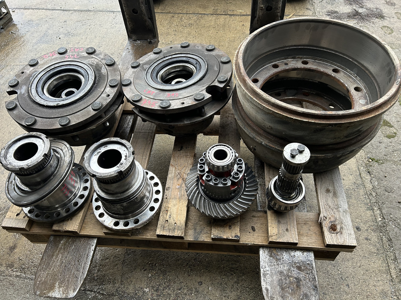 ZF AP-B745 - Axle and parts for Wheel excavator: picture 1 ZF AP-B745 - Axle and parts for Wheel excavator: picture 1