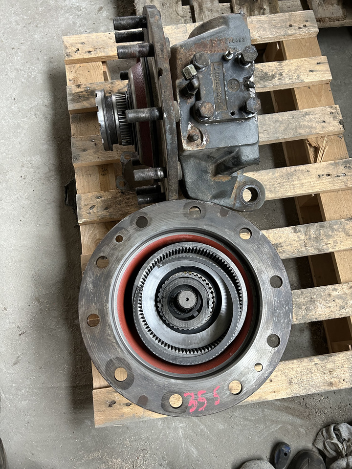 ZF APL-B355 - Final drive for Wheel excavator: picture 1 ZF APL-B355 - Final drive for Wheel excavator: picture 1