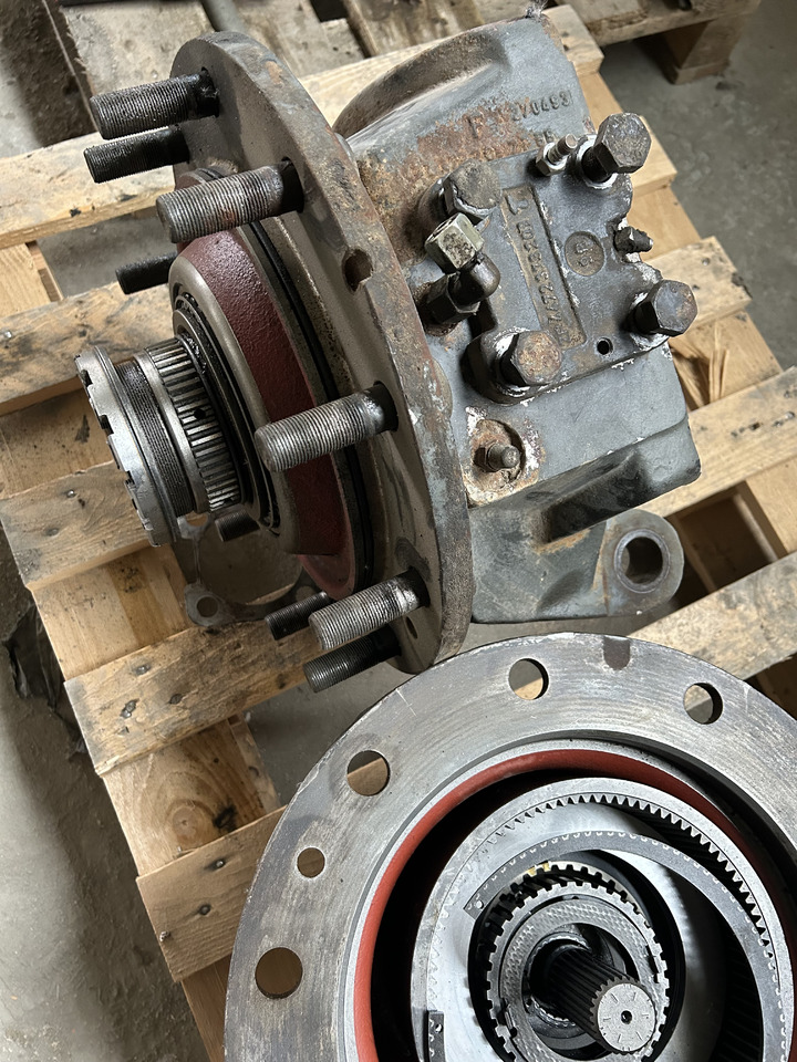 ZF APL-B355 - Final drive for Wheel excavator: picture 2 ZF APL-B355 - Final drive for Wheel excavator: picture 2