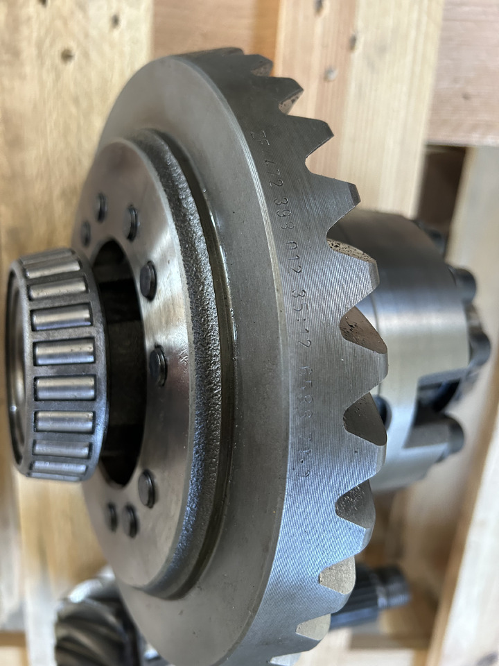 ZF MT-E3050 - Differential gear for Excavator: picture 2 ZF MT-E3050 - Differential gear for Excavator: picture 2