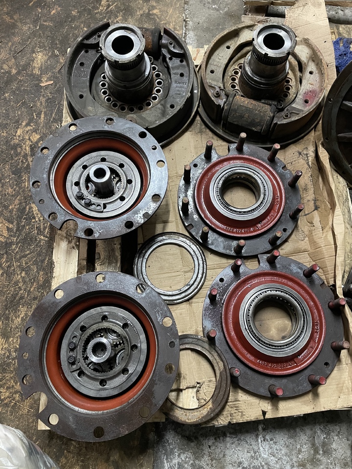 ZF - Axle and parts for Wheel excavator: picture 1 ZF - Axle and parts for Wheel excavator: picture 1