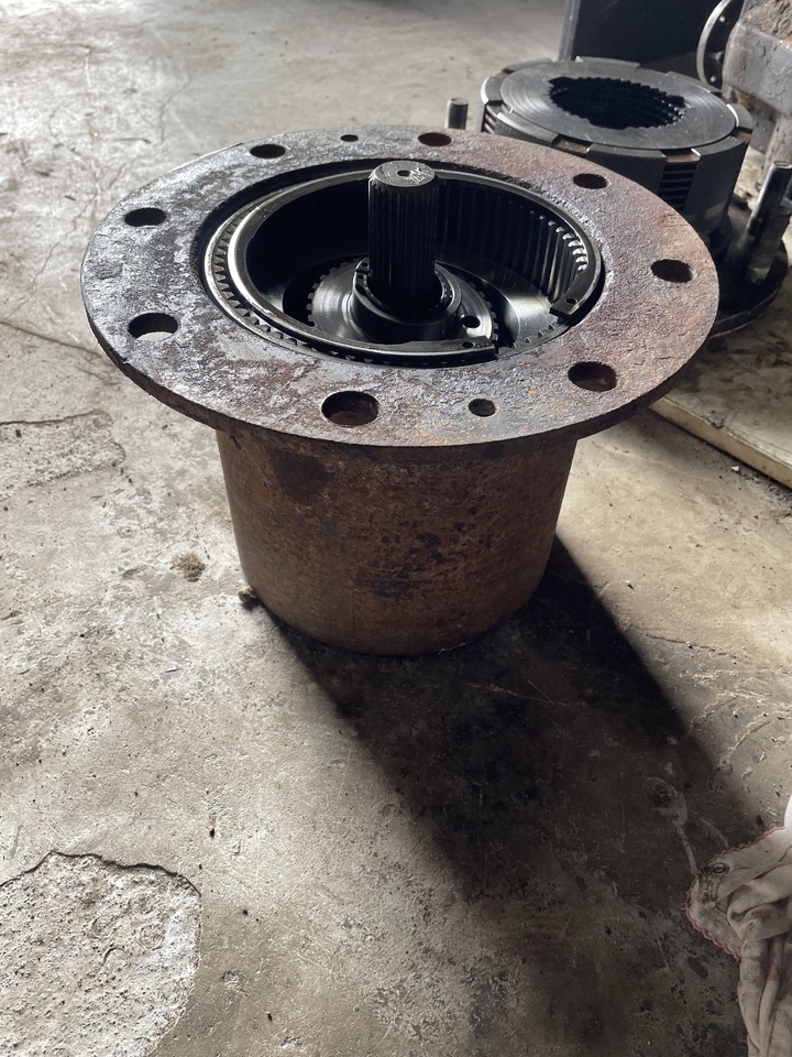 Zwolnica ZF APL-745 - Axle and parts for Wheel excavator: picture 3 Zwolnica ZF APL-745 - Axle and parts for Wheel excavator: picture 3