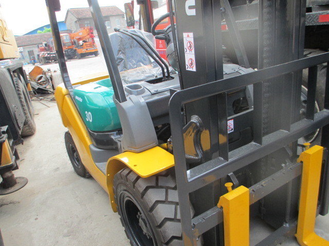 Komatsu FD30-16 - Forklift: picture 4 Komatsu FD30-16 - Forklift: picture 4