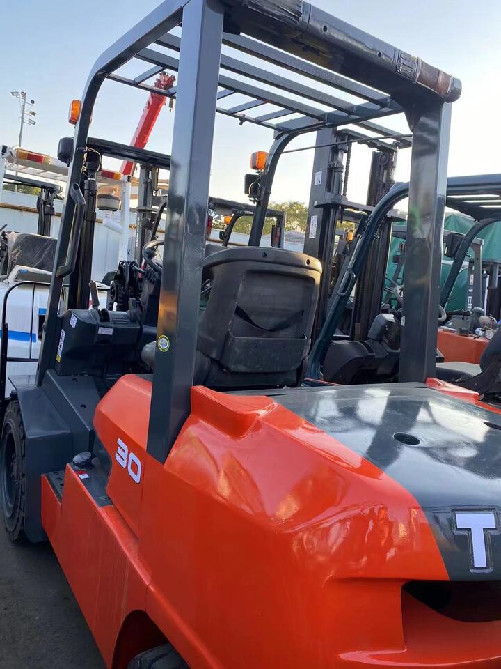 Forklift Toyota FDZN30: picture 6