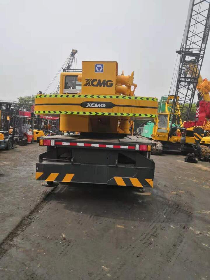 XCMG QY25K - Mobile crane: picture 3 XCMG QY25K - Mobile crane: picture 3