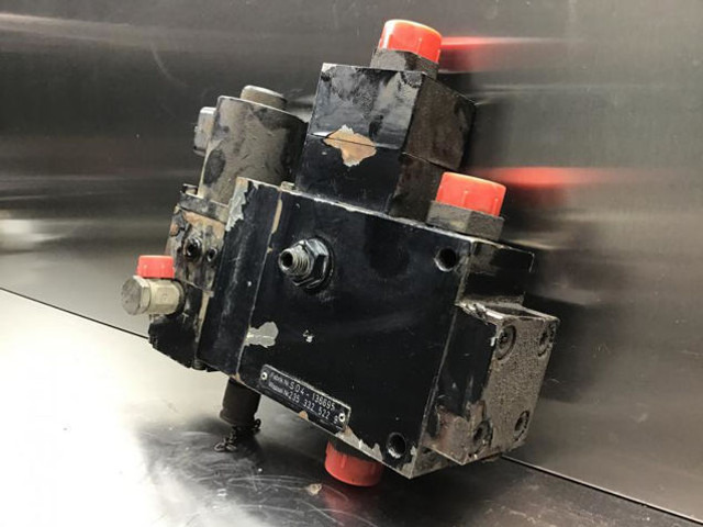 Hydraulics Liebherr A316: picture 6