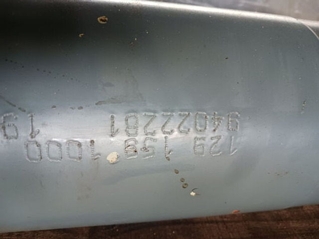 Liebherr A914 - Hydraulic cylinder: picture 1 Liebherr A914 - Hydraulic cylinder: picture 1