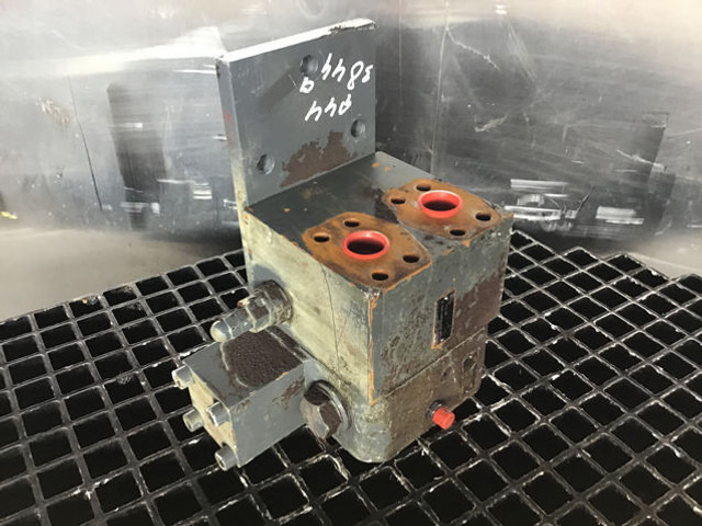 Liebherr Brake Valve - Valve: picture 1 Liebherr Brake Valve - Valve: picture 1