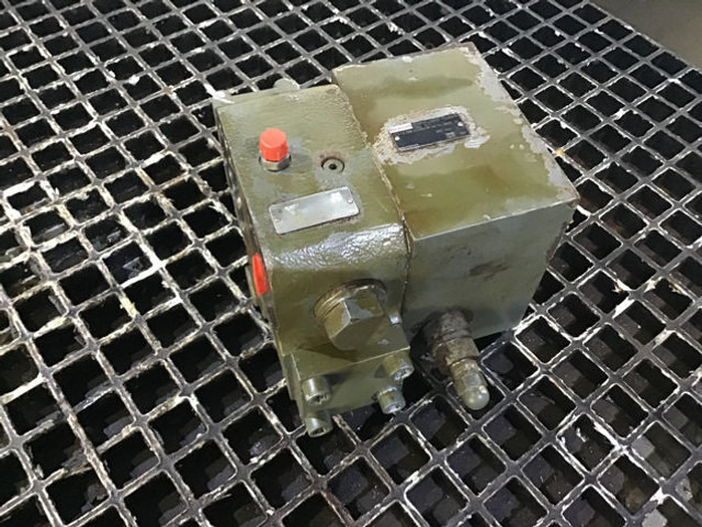 Liebherr Brake Valve - Valve: picture 1 Liebherr Brake Valve - Valve: picture 1