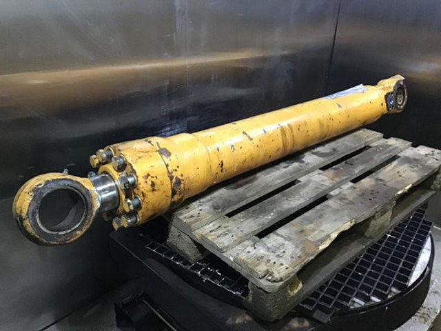 Liebherr Bucket Cylinder - Hydraulic cylinder: picture 2 Liebherr Bucket Cylinder - Hydraulic cylinder: picture 2