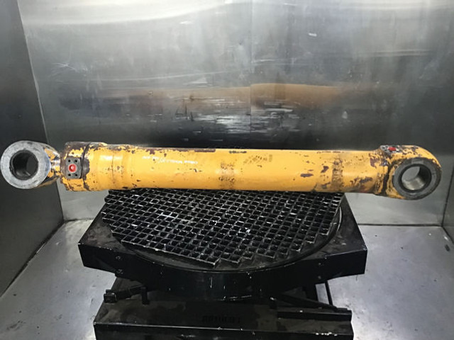 Liebherr Bucket Cylinder - Hydraulic cylinder: picture 3 Liebherr Bucket Cylinder - Hydraulic cylinder: picture 3