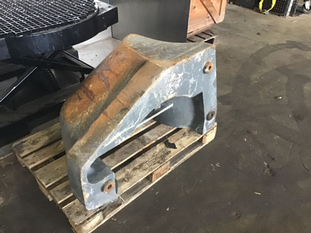 Liebherr Counterweight - Counterweight for Agricultural machinery: picture 1 Liebherr Counterweight - Counterweight for Agricultural machinery: picture 1