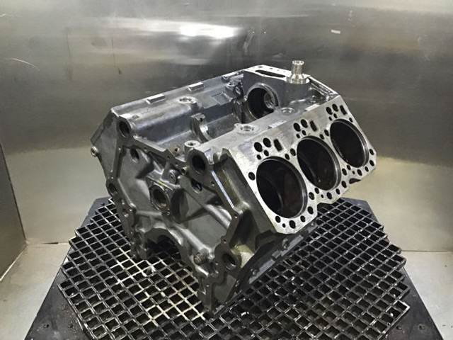 Liebherr Crankcase - Air intake pipe: picture 2 Liebherr Crankcase - Air intake pipe: picture 2