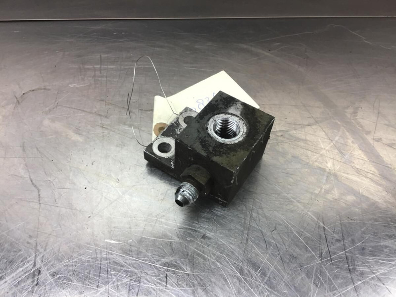 Liebherr Distributor Block - Engine and parts: picture 1 Liebherr Distributor Block - Engine and parts: picture 1